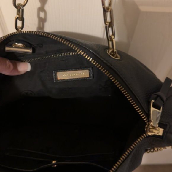 Tory Burch Handbag Pebbled Black Leather with Gold Chains - Picture 2 of 3
